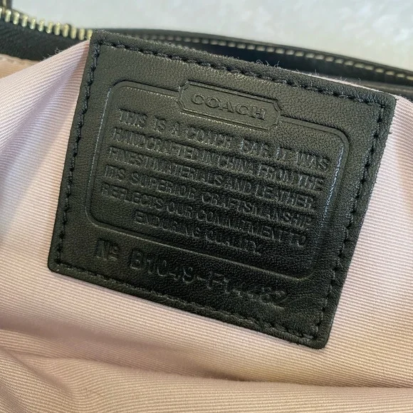 Coach Y2k City Zip Horse and Carriage Tote Bag - Picture 9 of 9